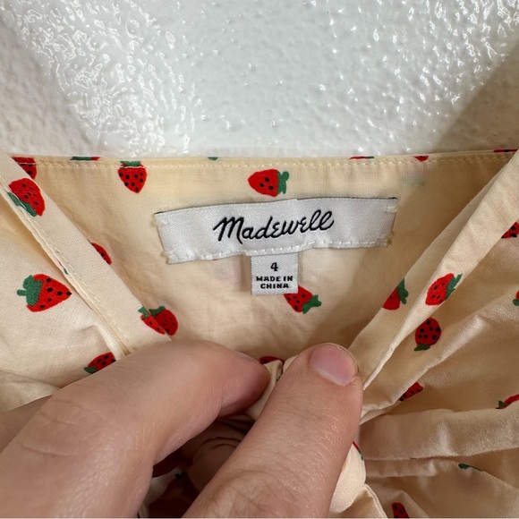 Madewell Tie Front Dainty‎ Strawberry Print Tank Top Size 4 - Picture 3 of 4
